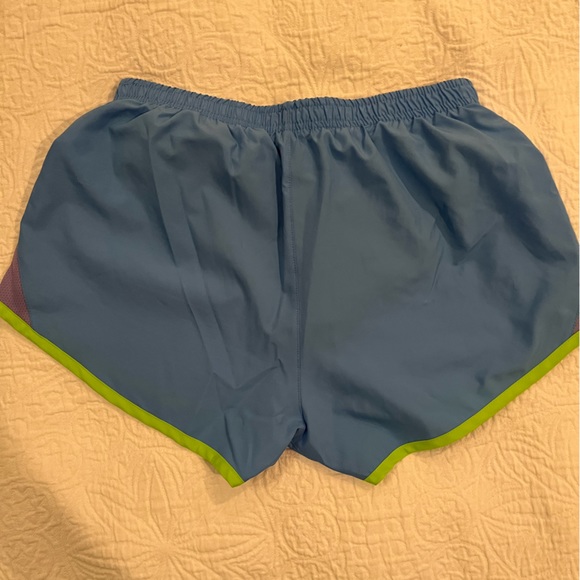 Nike running shorts - Picture 2 of 3